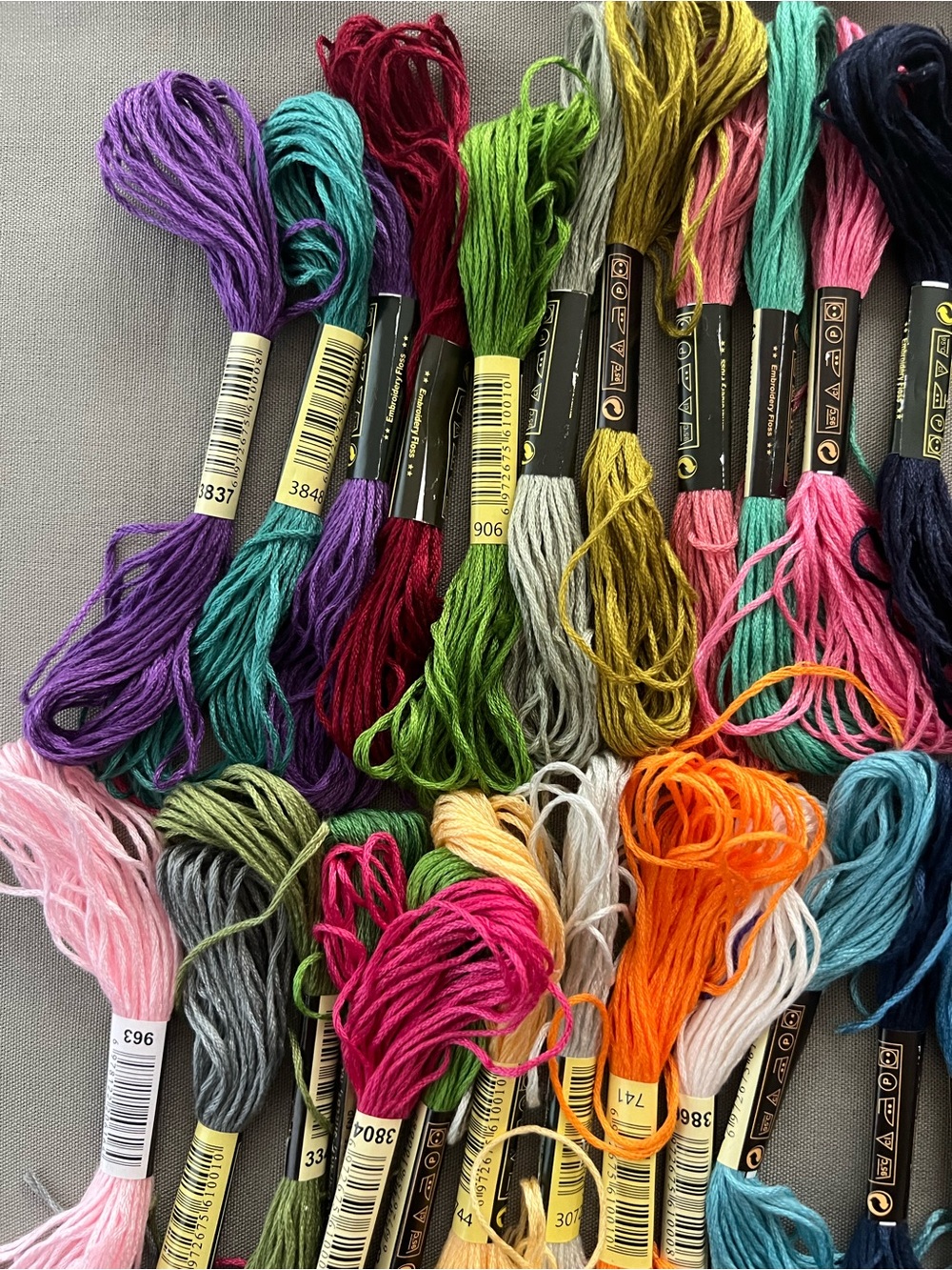 Assorted Embroidery Floss Collection Multi-Color Craft Threads 130+ - Picture 11 of 13